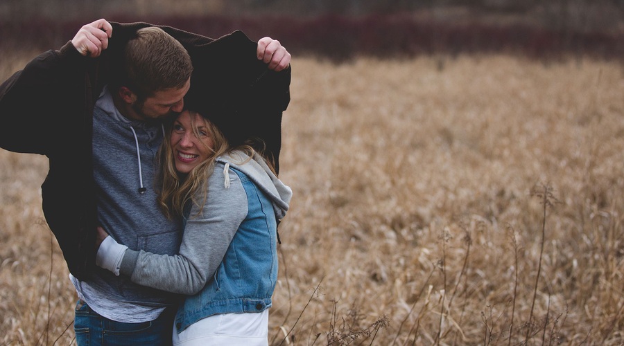 Kaj ta trenutek od partnerja najbolj potrebuje posamezno astrološko znamenje (foto: Josh Willink | Pexels)