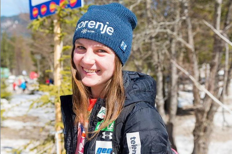 Še zlata medalja za Slovenijo! Ema Klinec - svetovna prvakinja v ženskih smučarskih skokih! (foto: Instagram)