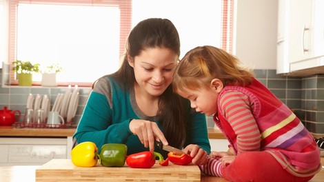 Kako otroka poučiti o uravnoteženi prehrani?