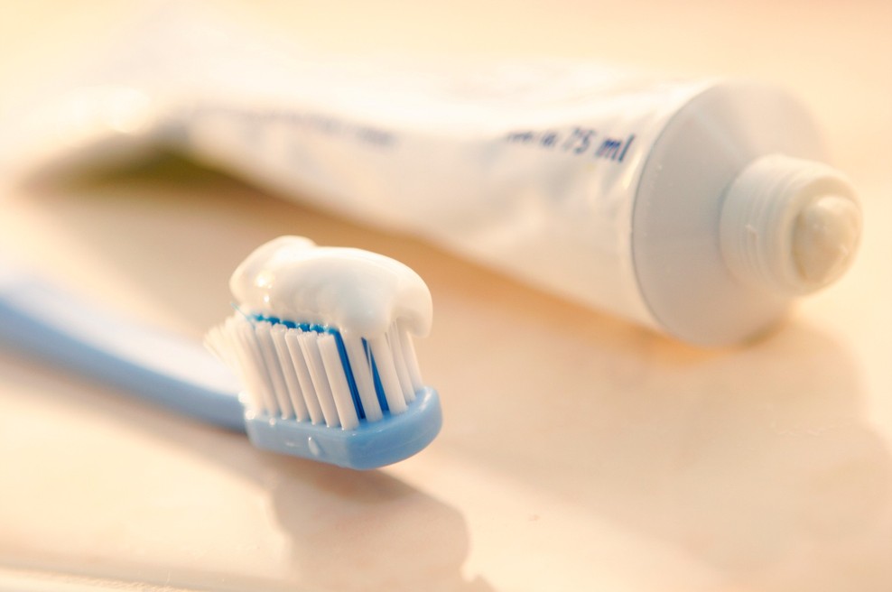 Zobna pasta je bolj učinkovita kot soda bikarbona: te površine očisti kot za šalo (foto: Profimedia)