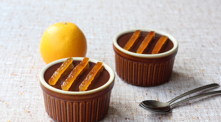 Recept za čokoholike: Čokoladno pomarančna tortica (brez sladkorja!) (foto: Luka Gorše (Superjedi za superljudi))