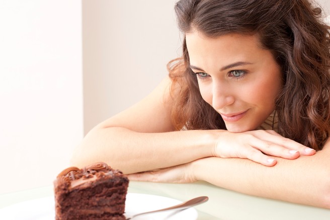 11 nasvetov, kako vztrajati pri dieti in zdravi prehrani. Še prej pa pojejte tisti kos torte!