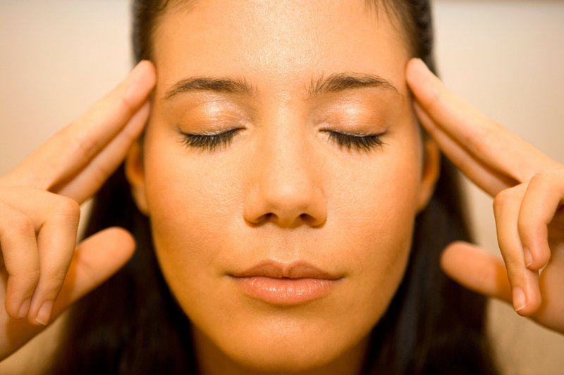 4 joga asane za pomoč pri migreni (foto: profimedia)