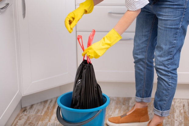 Bailey Carson, ki se ukvarja s profesionalnim čiščenjem, je razkrila tri pripomočke v domu, ki jih večina ljudi ne čisti …