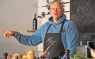 Kako je Tom Kerridge, chef z Michelinovimi zvezdicami, shujšal 70 kg in ostal srečen (+ recept iz njegove knjige)