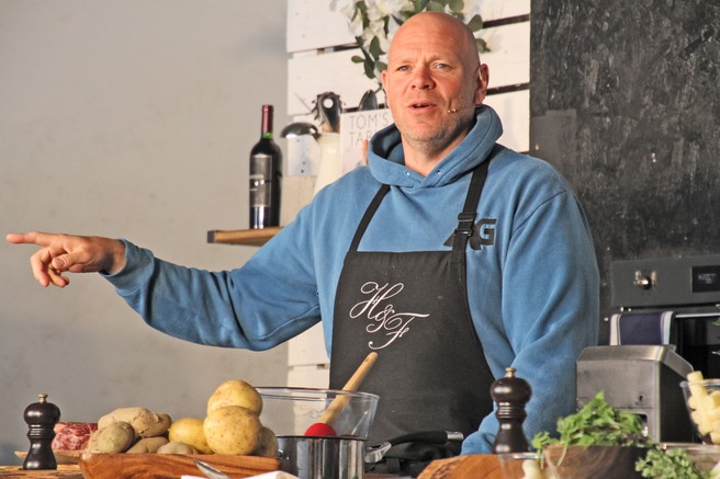 Kako je Tom Kerridge, chef z Michelinovimi zvezdicami, shujšal 70 kg in ostal srečen (+ recept iz njegove knjige)