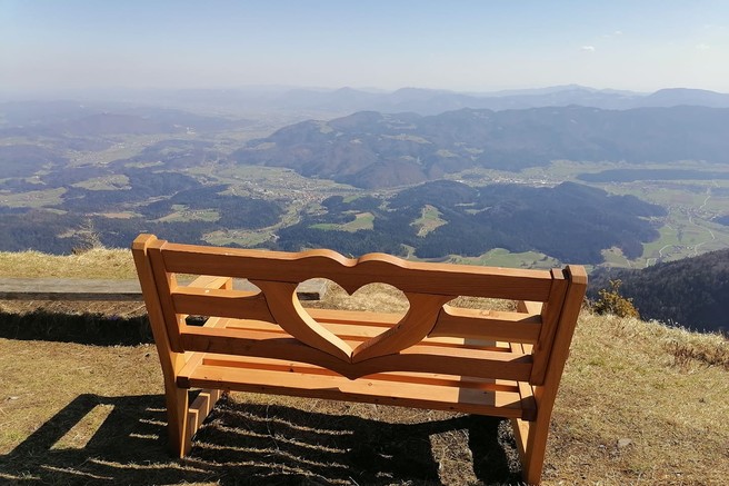 Našli ste jih! Klopce ljubezni z najbolj spektakularnimi razgledi, ki so jih obiskali naši bralci (FOTO)