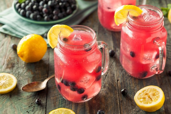 Tako pripravite osvežilno aromatično limonado (5 noro dobrih okusov)