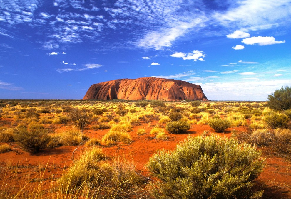 Uluru Uluru ali Ayers Rock je največji osamelec na svetu, ki je znan že iz kamene dobe, ko so v …