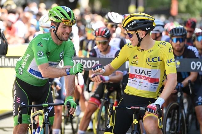 Tadej Pogačar in Mark Cavendish, zvezdnika letošnjega Toura, po nogometno zamenjala majici