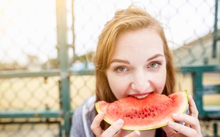 Koliko lubenic ste pojedli to poletje? Naštevamo razloge, zakaj si jo privoščite vsak dan!