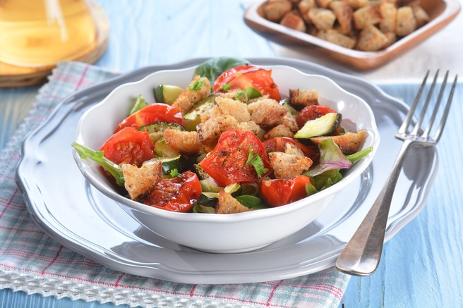 Najboljša poletna solata - Panzanella iz Toskane