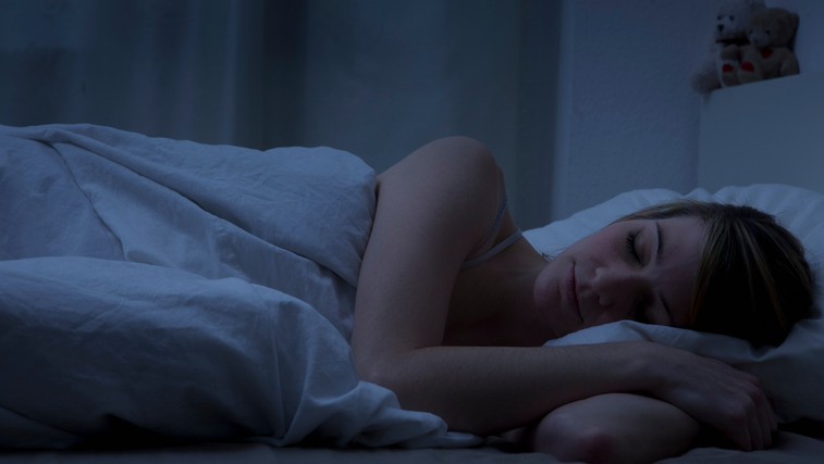 Tako preprost trik, ki poskrbi za boljši spanec – a tako pogosto spregledan (foto: Profimedia)