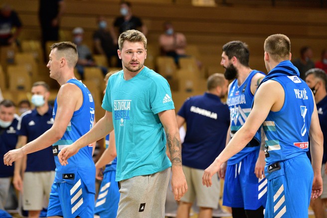 V torek bomo za košarkarje navijali ob 3. uri zjutraj. Luka ponosen, da zastopa Slovenijo!