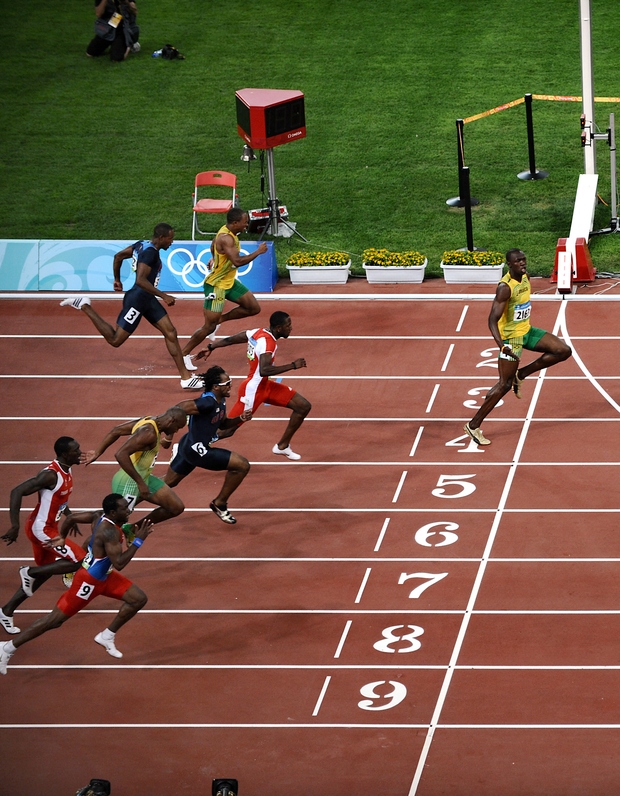 Usain Bolt Verjetno najboljši zagotovo pa najpopularnejši atlet vseh časov Jamajčan Usain Bolt ob postavitvi svetovnega rekorda na 100 metrov …