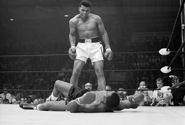 Muhammad Ali Dvoboj za svetovnega prvaka v boksu leta 1965 se je končal v prvi rundi z nokavtom. Legendarni Muhammad …