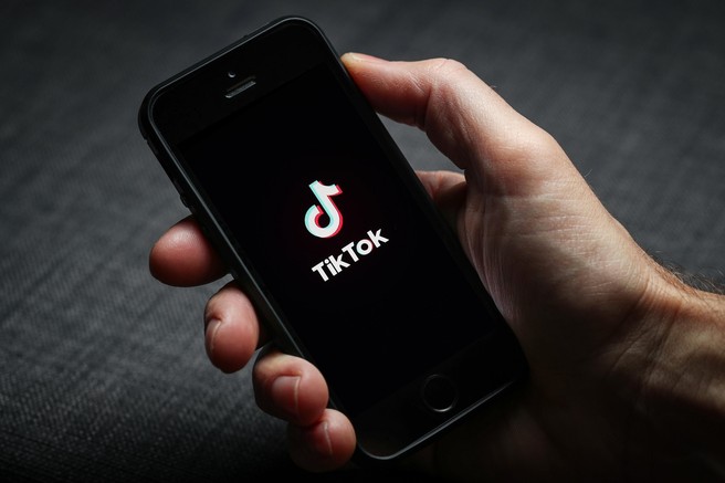 Otroci na Kitajskem z omejeno uporabo aplikacije TikTok na 40 minut dnevno - vse, kar morate vedeti
