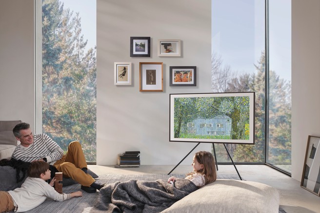 Vrhunska tehnologija in očarljiv dizajn: Spoznajte trojico veličastnih – Samsung The Frame, The Sero in The Serif