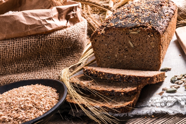 V raziskavi: ● Od polnozrnatih živil, je šlo najpogosteje za polnozrnat kruh (47 % delež) in žitarice za zajtrk (36 …