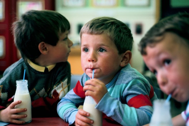 5 simptomov alergije na mleko (in kako se razlikuje od laktozne intolerance)