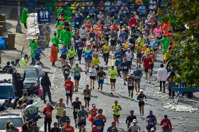 Na newyorškem maratonu letos sodelovala tudi ta nenavadna tekmovalka (ne, tega še niste videli!)
