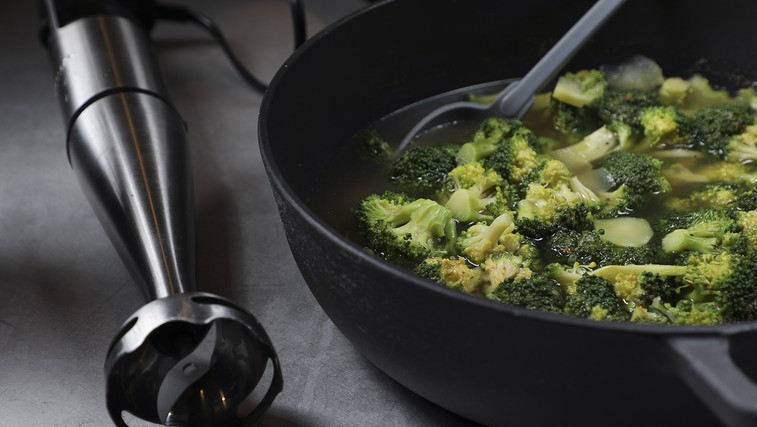 RECEPT: Enostavna in slastna brokolijeva juha (foto: Profimedia)