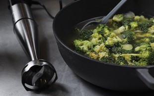 RECEPT: Enostavna in slastna brokolijeva juha