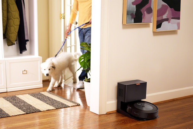 Na pomoč, moj cimer je iRobot Roomba