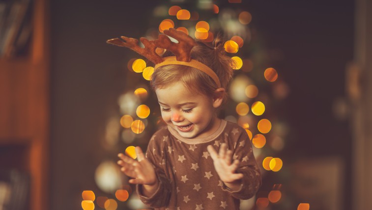 Kako lahko otrokom pričarate še bolj čarobne praznike? (foto: profimedia)