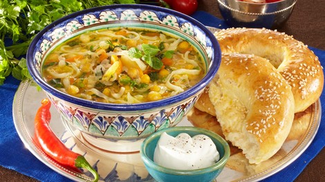 Hitra juha z rezanci – okusen recept z veliko zelenjave!