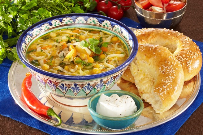 Hitra juha z rezanci – okusen recept z veliko zelenjave!