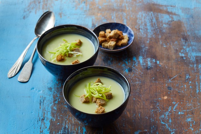 RECEPT: Zimska porova juha s krompirjem