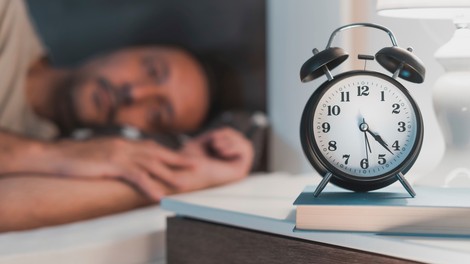 Kako pomembna je dodatna ura spanja?