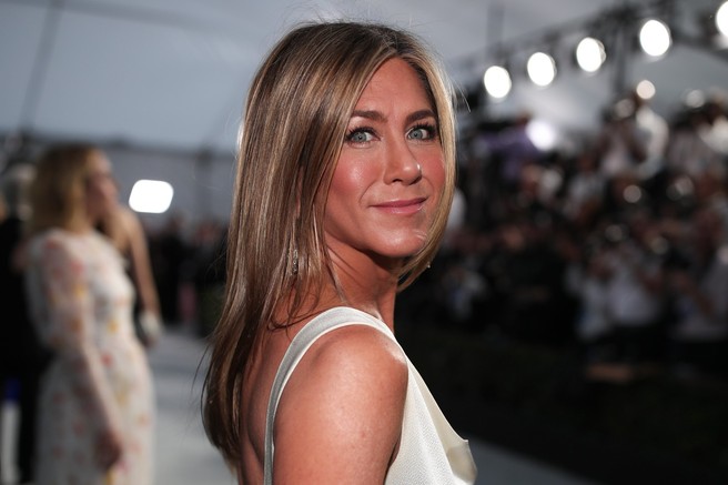 Tako pripravite SLASTNO solato, ki si jo je Jennifer Aniston na snemanju serije Prijatelji privoščila vsak dan
