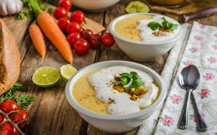 RECEPT: enostavna in slastna kremna juha iz zelene