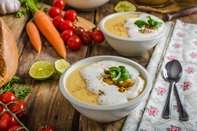 RECEPT: enostavna in slastna kremna juha iz zelene