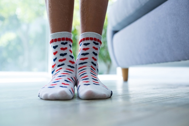 Pred spanjem si obujte nogavice! Ogreta stopala sporočajo možganom, da je čas za spanje. Omogočajo bolj miren spanec in pripomorejo …
