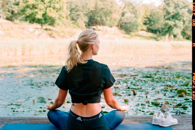 Preizkusili smo 4 zelo lahke korake za prebujanje z meditacijo (primerno za čisto VSE!)