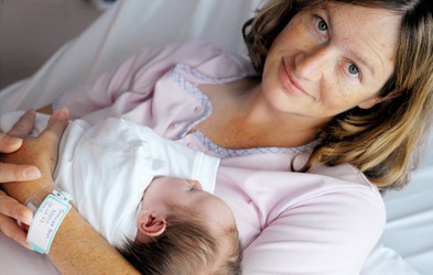 Kako je ZARES biti prvič mama? Resnična zgodba