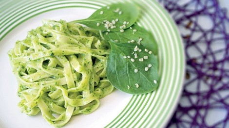 Tako pripravite najboljši pesto iz brokolija in orehov (recept)