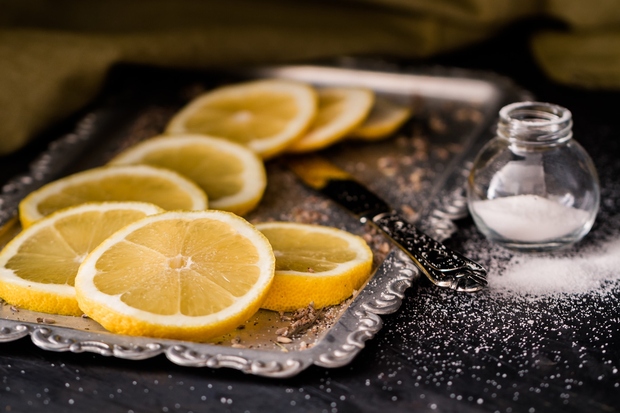 Vonj limone dokazano pomirja in raziskovalci so ugotovili, da lahko pomaga zaspati in tudi bolje spati. »Eterično olje limone se …