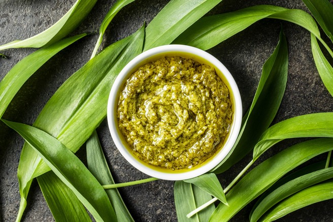 Kako pripraviti božanski čemažev pesto? (recept)
