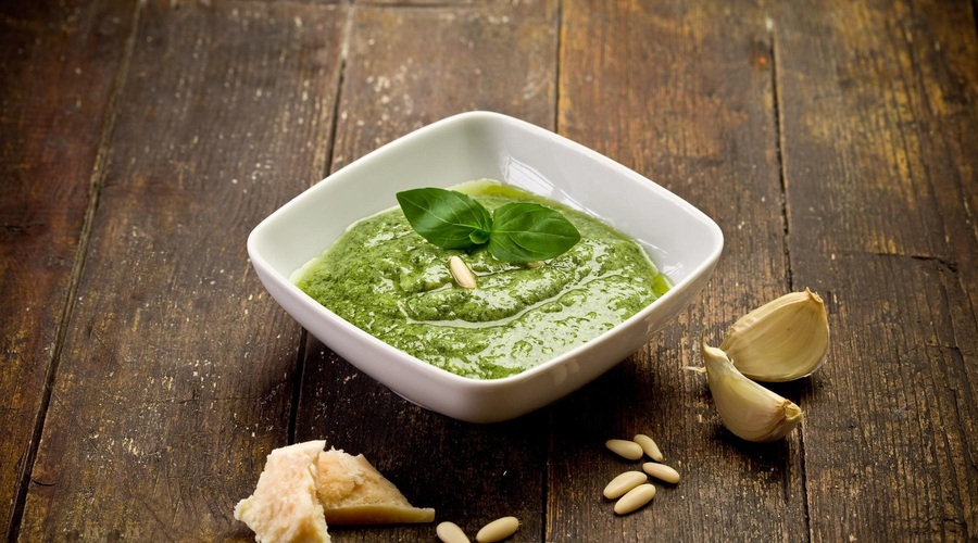 RECEPT: Kako pripraviti pesto iz REGRATA? (foto: Profimedia)