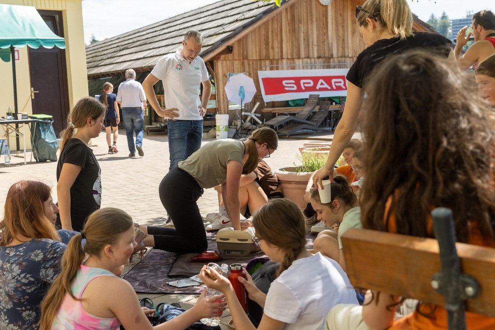 ČISTILNA AKCIJA NI ENODNEVNI DOGODEK Kot navajajo Ekologi brez meja, je Blejsko jezero precej izpostavljeno pritiskom okolice in posledično preobremenjeno …