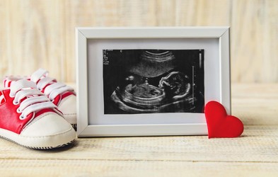 6 neobičajnih stvari, ki jih še nerojeni otrok počne v materinem trebuščku