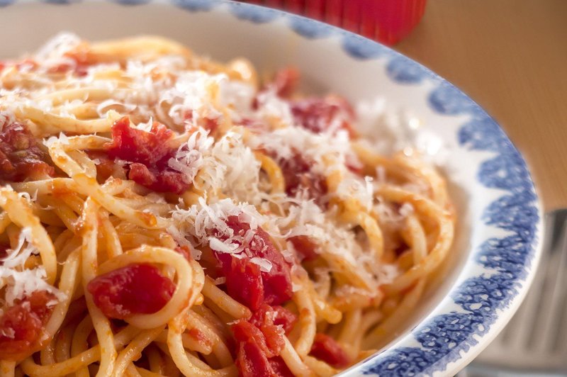 Preizkusite legendarno paradižnikovo omako velike strokovnjakinje za italijansko kuhinjo Marcelle Hazan (foto: Profimedia)