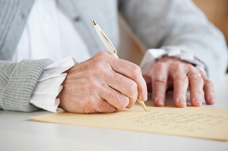 Če je vaša pisava videti tako, je to lahko tudi zgodnji znak Alzheimerjeve bolezni (foto: Profimedia)