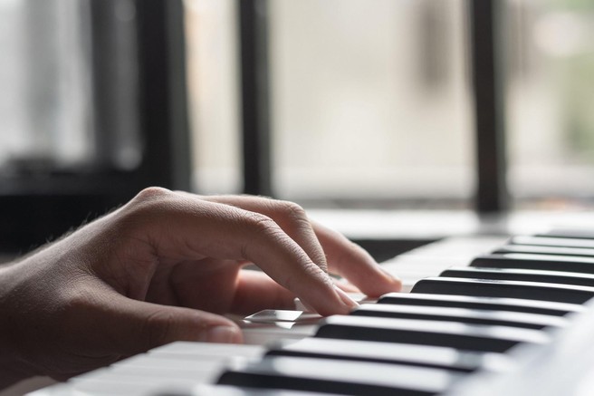 "Bila sem odlična pianistka, sedaj se moje življenje deli na pred in po nesreči" (osebna zgodba)