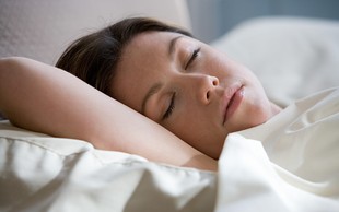 Je res, da moramo spati 8 ur dnevno?
