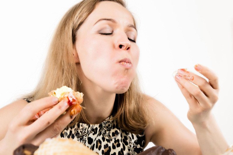 Ta živila ne povečajo le obsega pasu – lahko tudi opustošijo možgane (in ne gre za sladkor!) (foto: Profimedia)